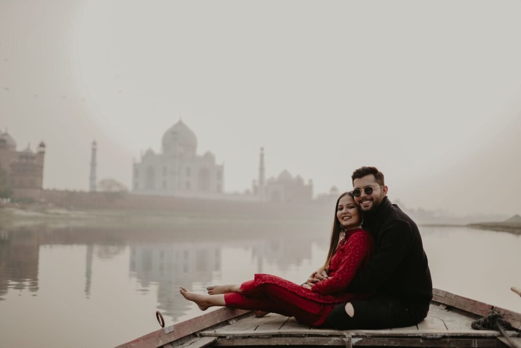 Taj Mahal Tour For Honeymoon Couple